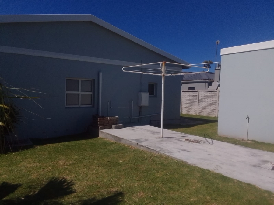 To Let 3 Bedroom Property for Rent in Kidds Beach Eastern Cape